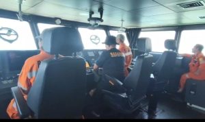 Tim SAR melakukan pencarian terhadap Kapal Ambulance yang hilang kontak di selat Makassar, Kabupaten Pangkep