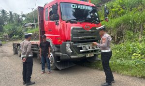 Satlantas Polres Sinjai Truk Proyek