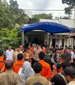 Pencari Rotan Tersesat di Hutan