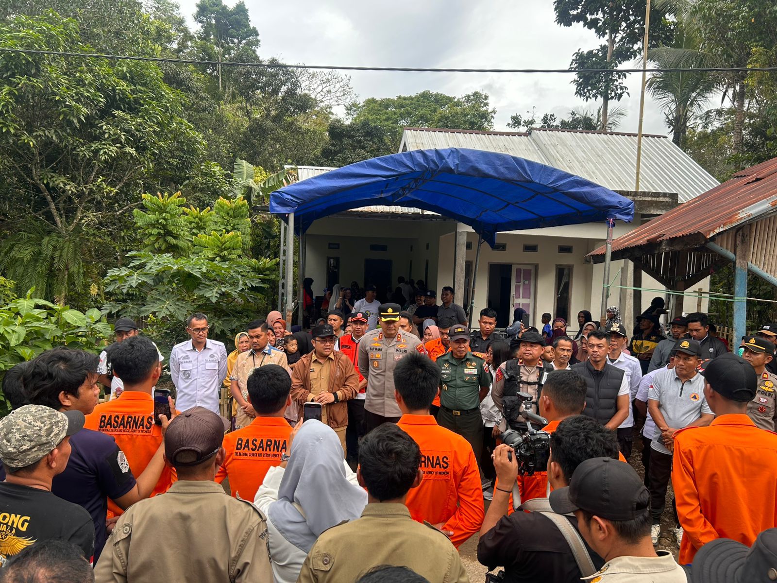 Pencari Rotan Tersesat di Hutan