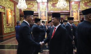 Rektor Universitas Pertahanan Republik Indonesia (Unhan RI), Letjen TNI (Purn.) Dr. Anton Nugroho, M.M.D.S., M.A., menghadiri kegiatan Pengambilan Sumpah Jabatan, Pelantikan, dan Serah Terima Jabatan Pimpinan Tinggi di lingkungan Kementerian Pertahanan Republik Indonesia